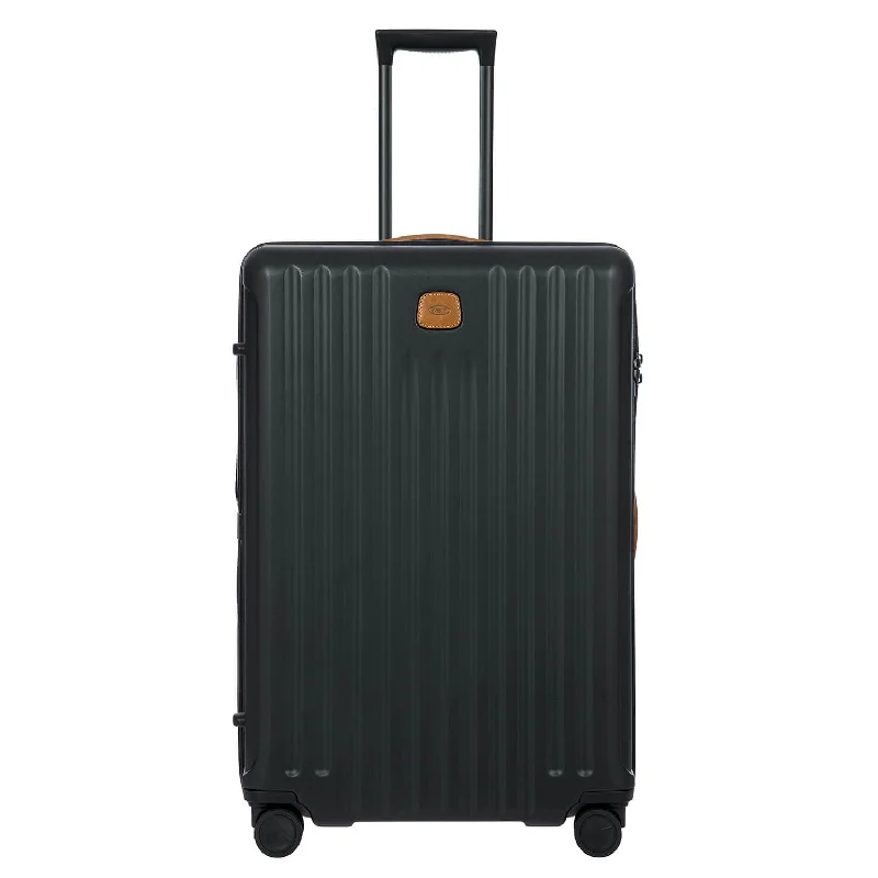 Leather luggage handles for a comfortable and stylish gripBric's Capri 32" Spinner Expandable