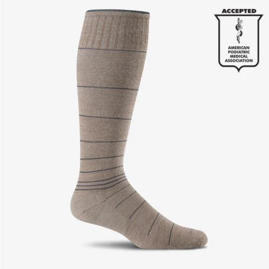 Leather luggage handles for a comfortable and stylish gripMen's Circulator 15-20mmHG Compression Socks