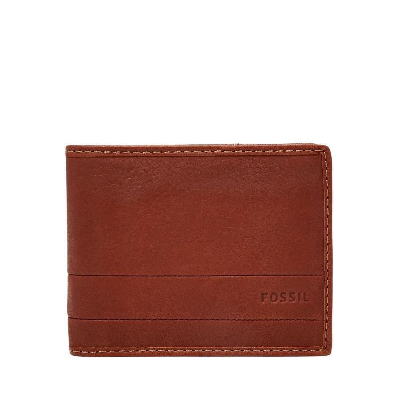 Eco-friendly money clips made from sustainable materialsFossil Men's Lufkin Leather Traveler