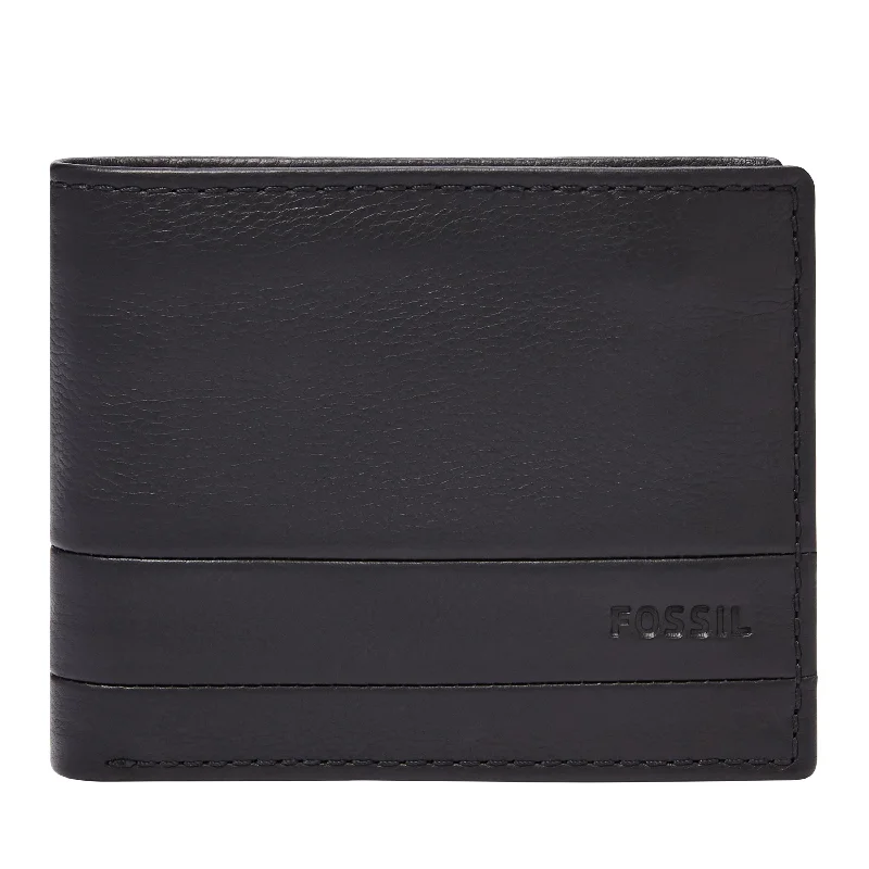 Vintage-style money clips for collectorsFossil Men's Lufkin Rfid Leather Passport Case