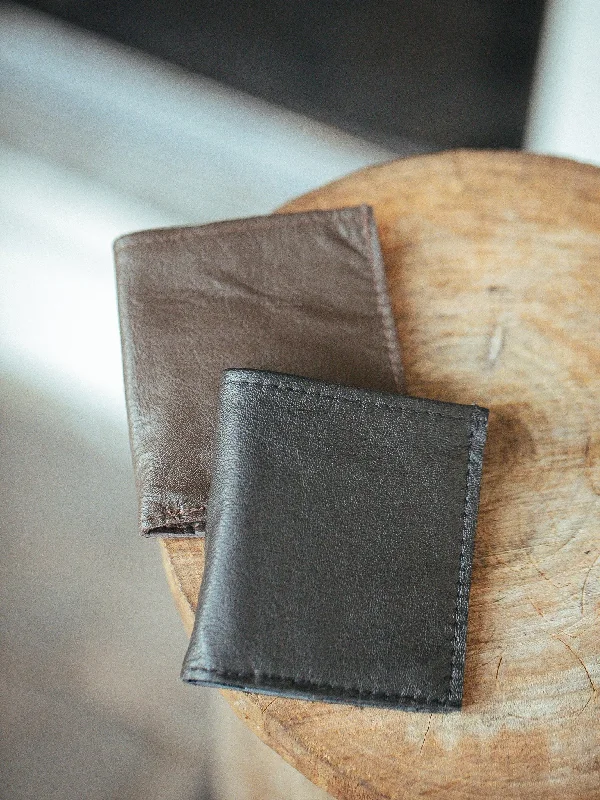 Money clips for women with sleek designsThe Wayne Wallet - Cowhide