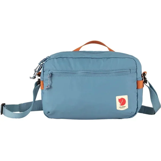 Travel bag with a retractable garment rack for easy unpackingFjallraven High Coast Crossbody