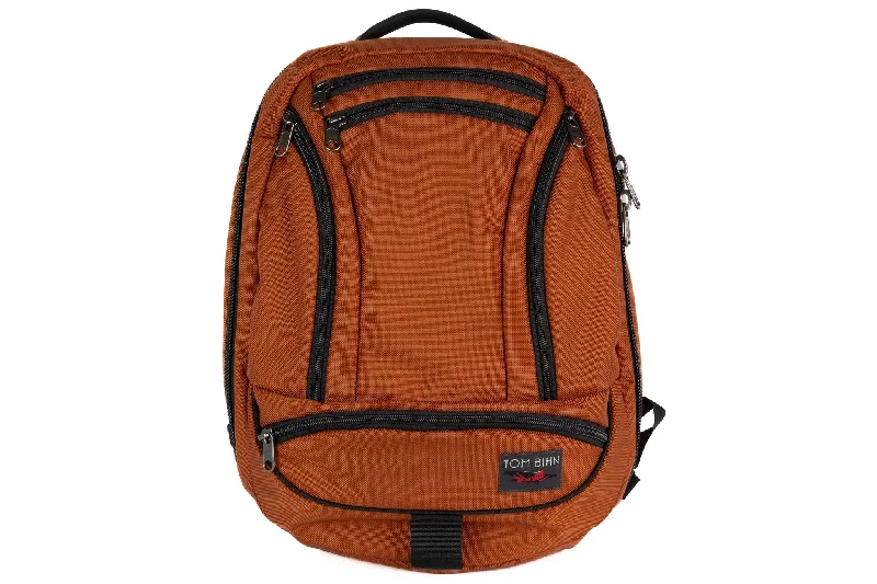 Soft - sided travel bag with reinforced corners for durabilitySynik 22