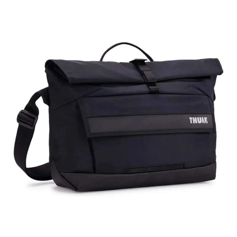 Convertible travel bag that can be used as a backpack or toteThule Paramount Crossbody 14L